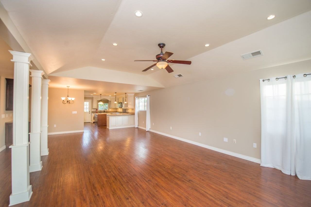 2386 Carlton Pl - Photo 4 of 42