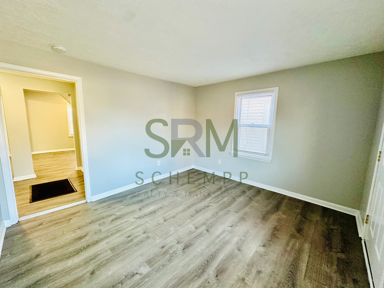 913 Euclid Ave - Photo 2 of 18