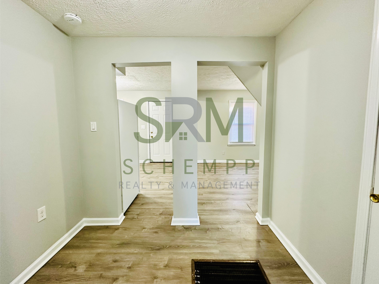 913 Euclid Ave - Photo 4 of 18