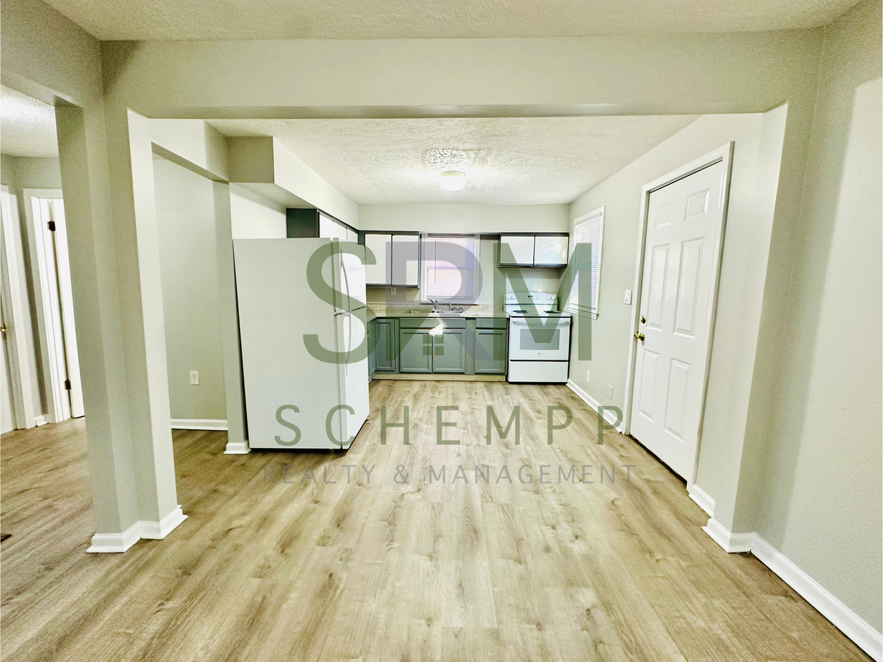 913 Euclid Ave - Photo 5 of 18