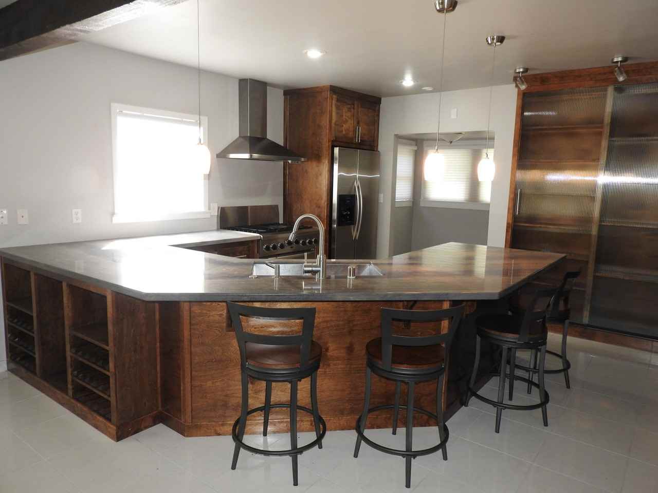 406 Reading St - Photo 3 of 29