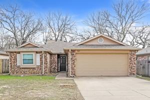 featured image of 1121 Cardinal Oaks Dr