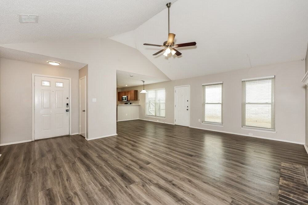 1121 Cardinal Oaks Dr - Photo 5 of 16