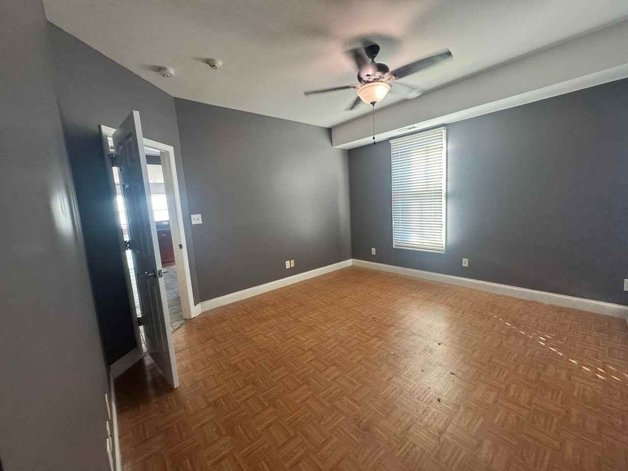 1627 S 9th St - Photo 4 of 13