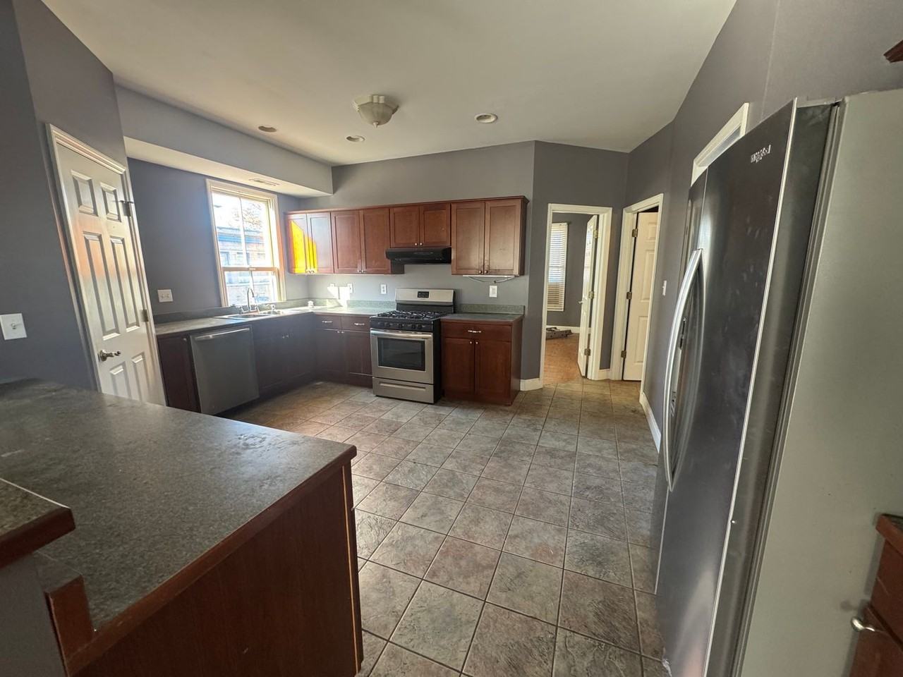 1627 S 9th St - Photo 6 of 13