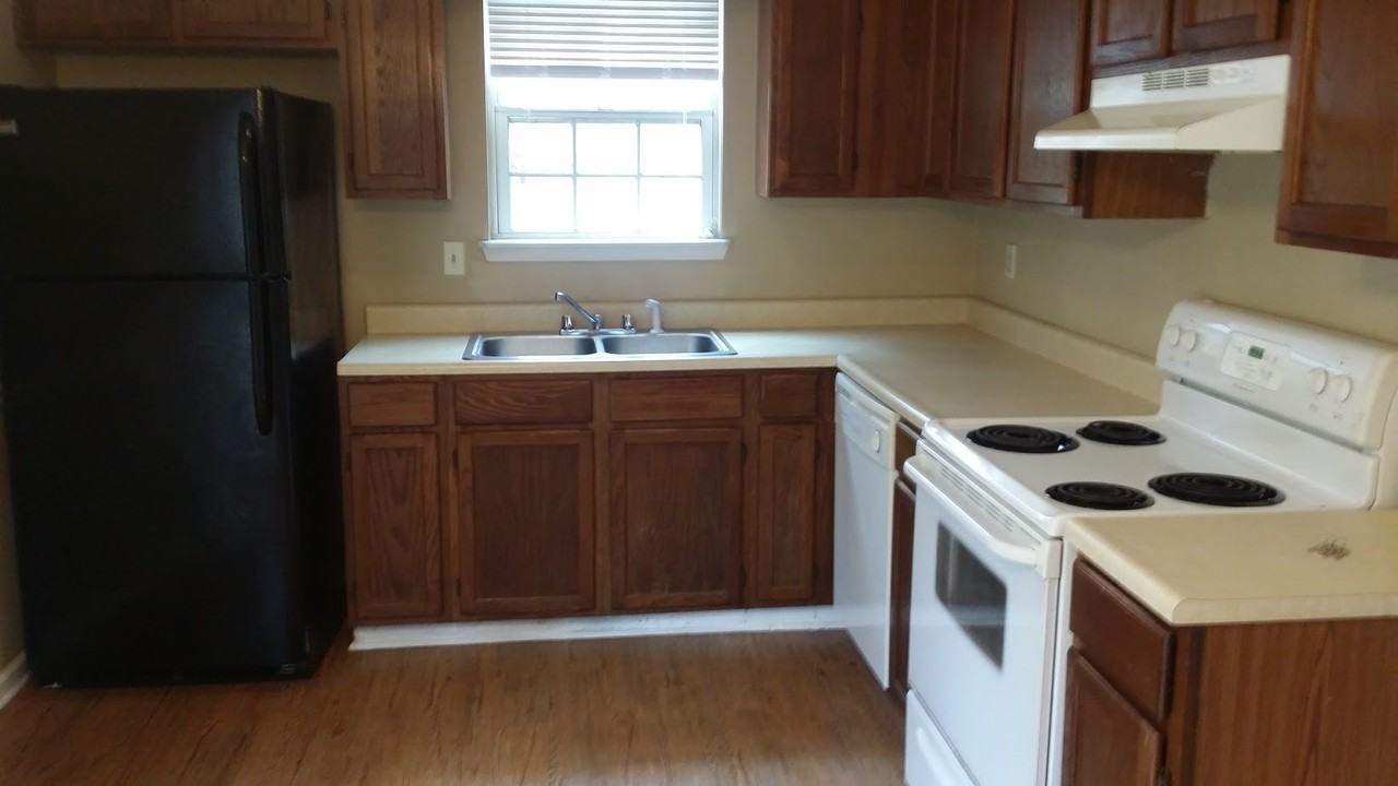 101 Autumn Leaf - Photo 2 of 8