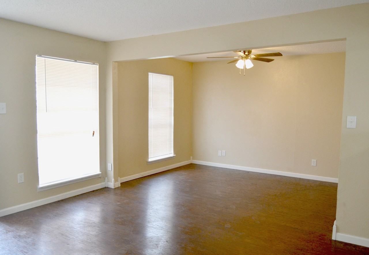 1501 Bluffdale St - Photo 2 of 13