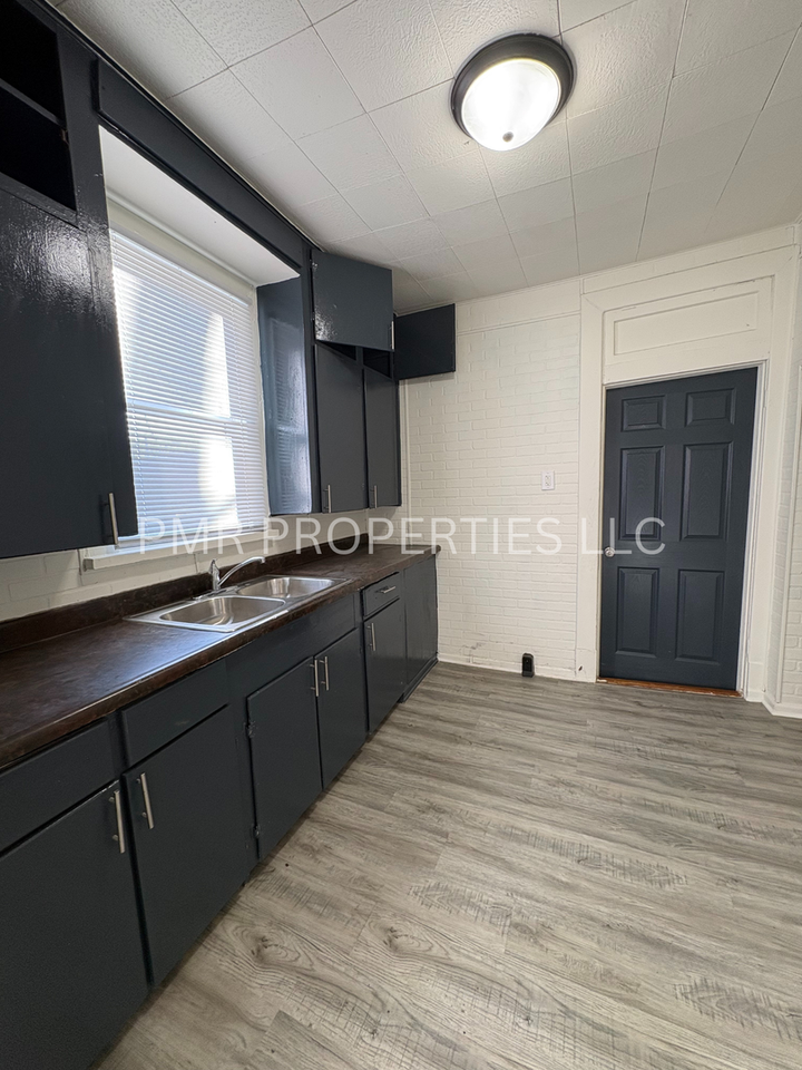 1318 S 17th St - Photo 2 of 8