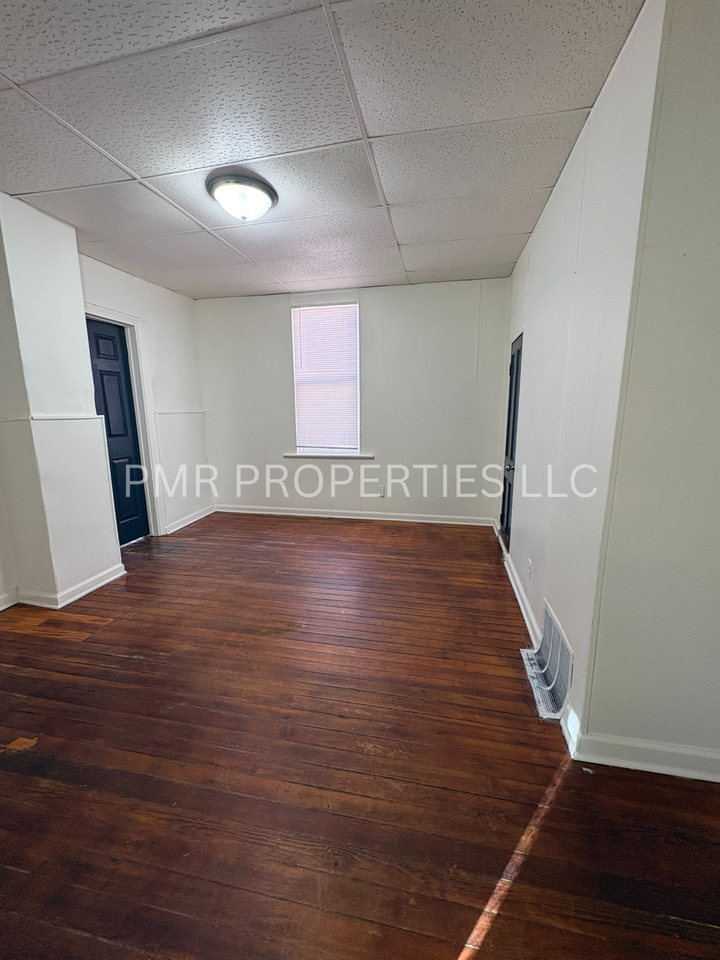 1318 S 17th St - Photo 4 of 8