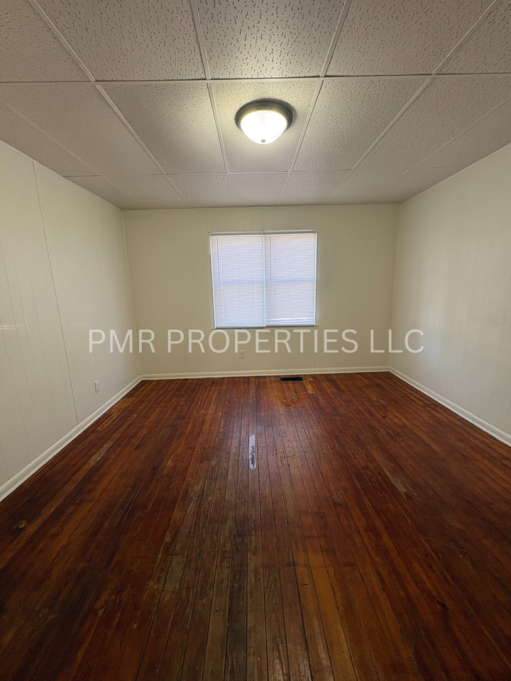 1318 S 17th St - Photo 5 of 8