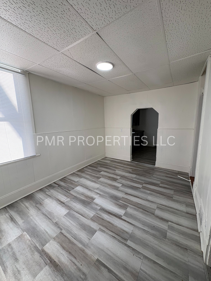 1318 S 17th St - Photo 6 of 8