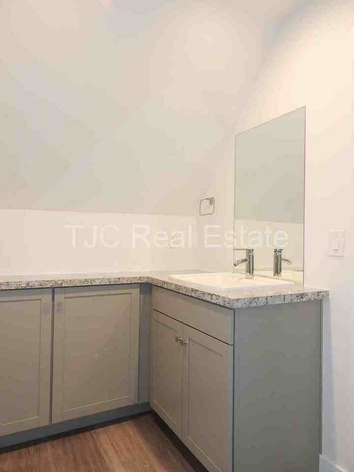 6704 Ralston Rd #A - Photo 7 of 28