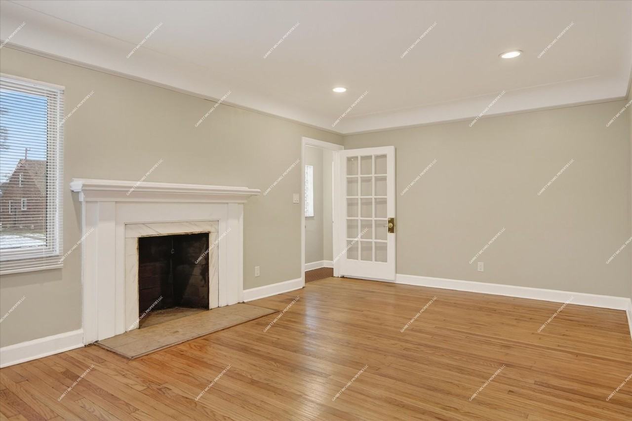 18701 Coyle St - Photo 5 of 25