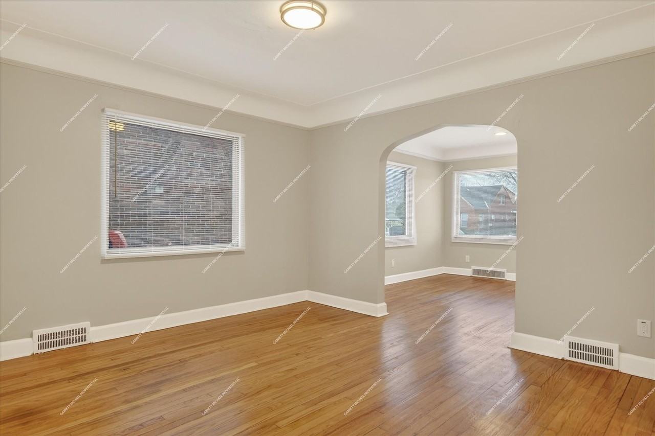 18701 Coyle St - Photo 7 of 25