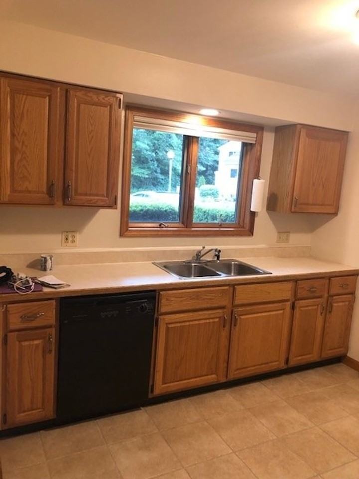 152 Mckeen St #B5 - Photo 3 of 17