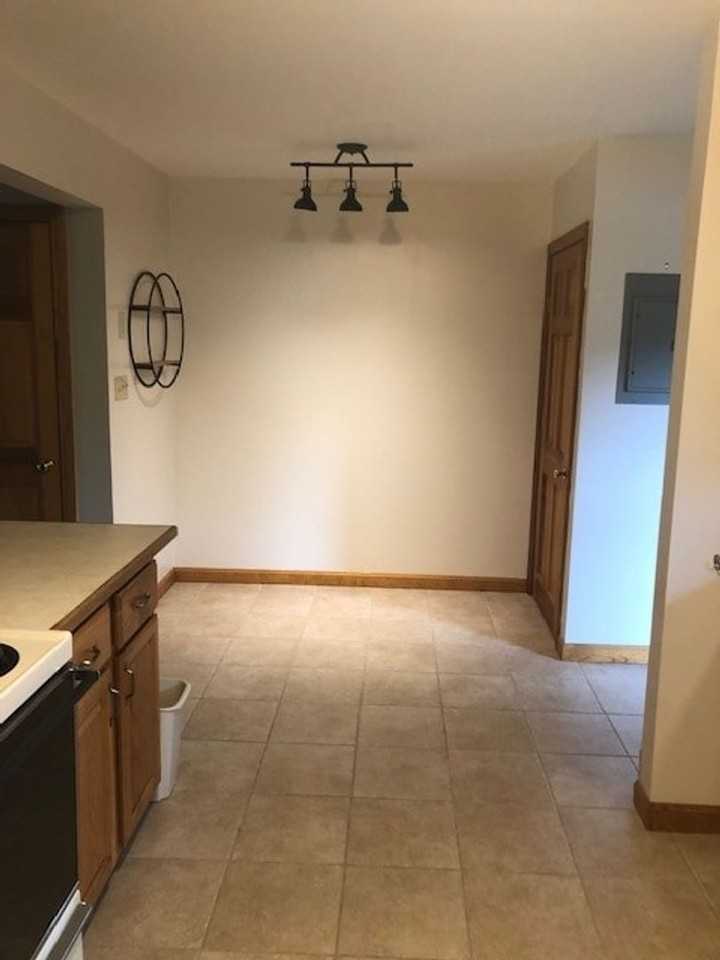 152 Mckeen St #B5 - Photo 4 of 17