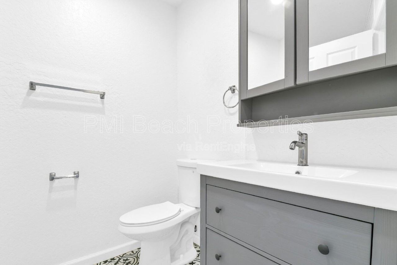 13737 Yarmouth Dr - Photo 7 of 42