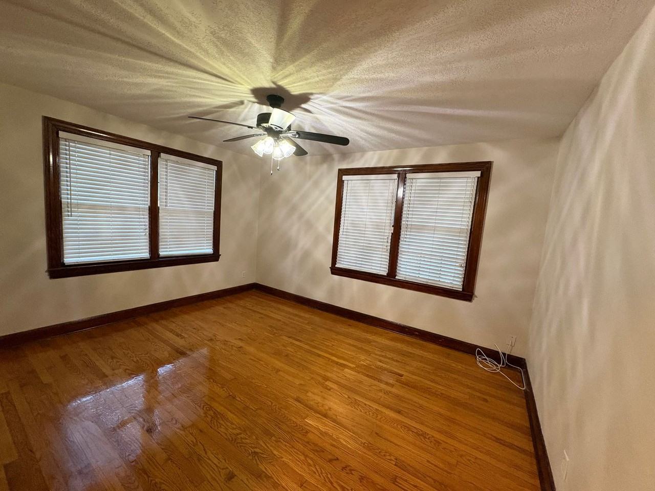 4839 Astral St - Photo 6 of 12