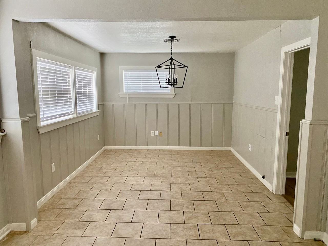 4624 Erath St - Photo 3 of 8