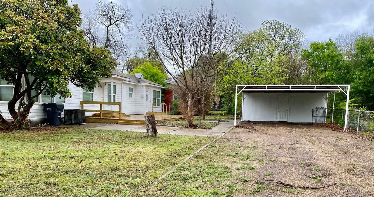 4624 Erath St - Photo 7 of 8