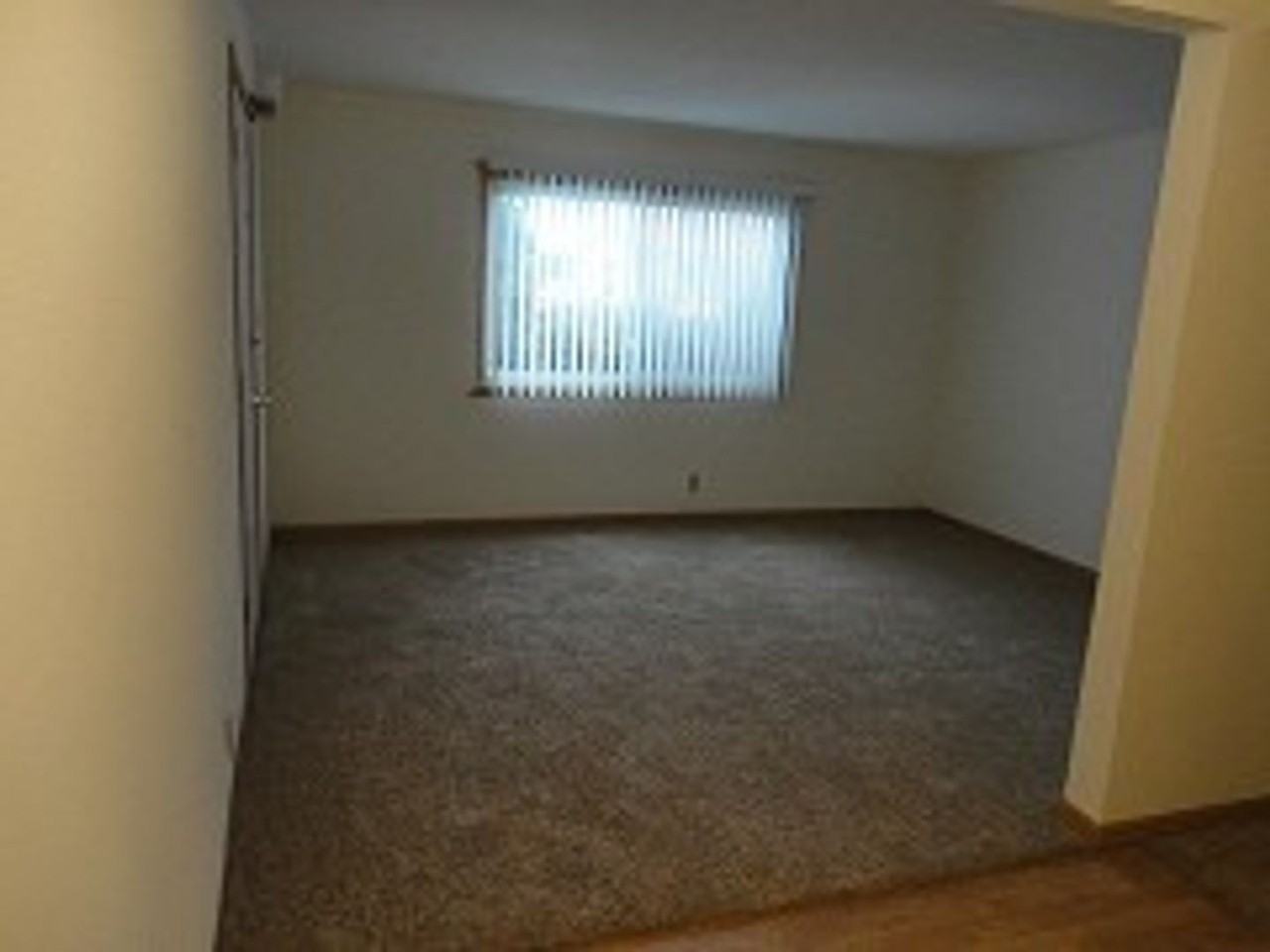 3507 Schofield Ave - Photo 7 of 8