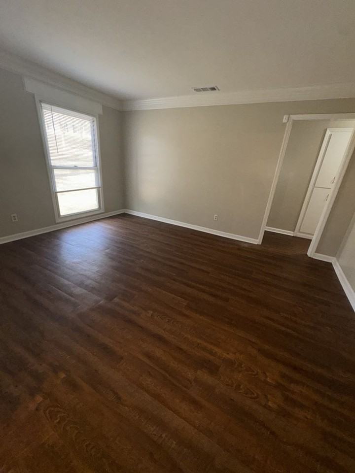 4702 Rowland Ave - Photo 3 of 16