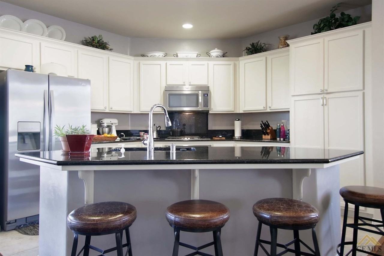 1909 Delacorte Dr - Photo 2 of 19