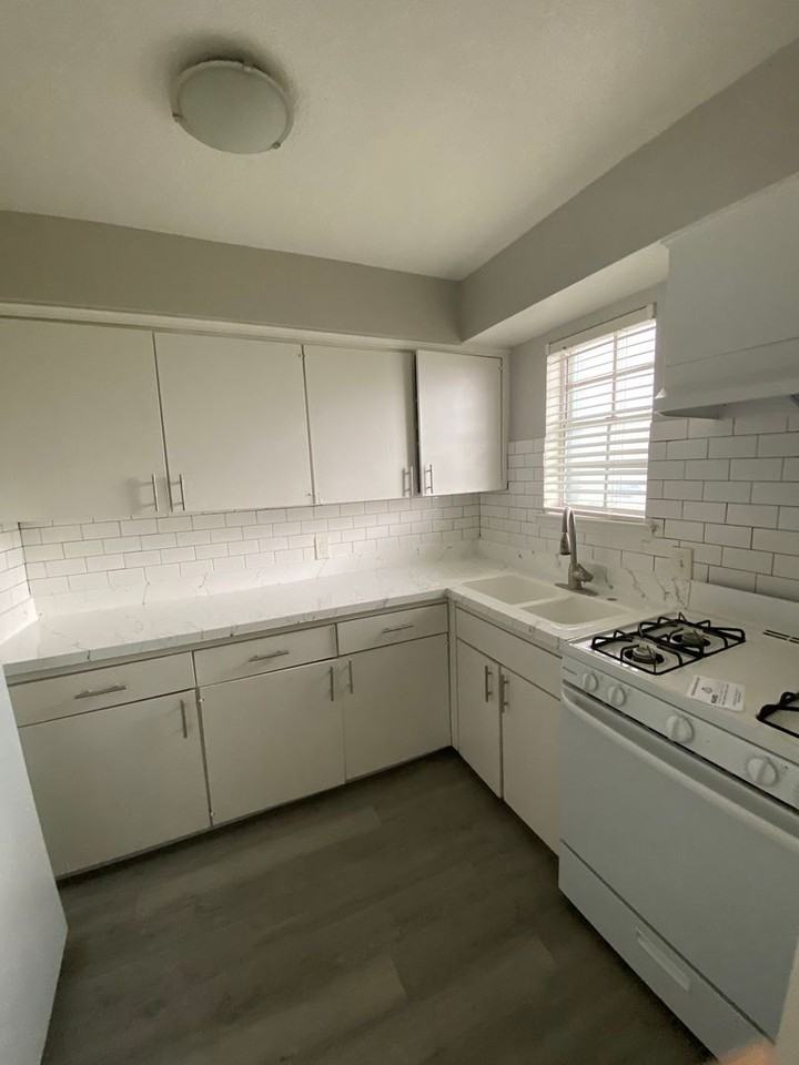 1809 on Cox Apartments - Photo 6 of 10