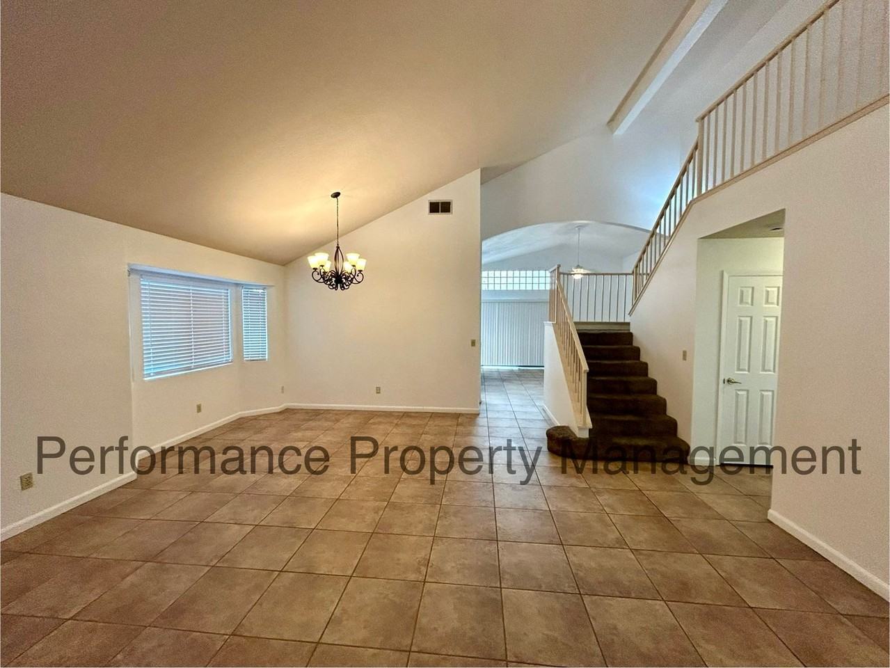 9901 Seven Oak Ct - Photo 5 of 25