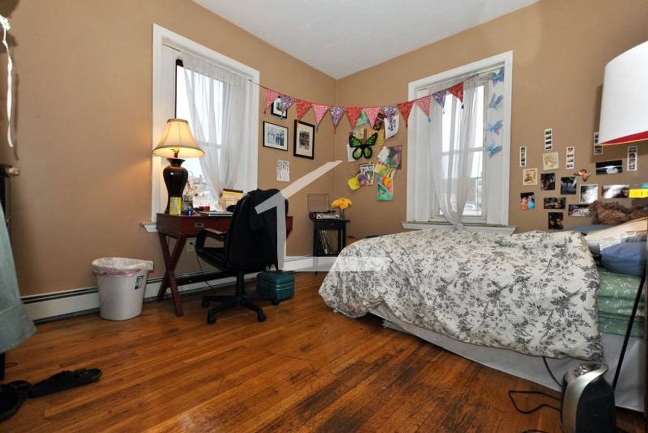 183 Harvard Ave - Photo 4 of 10