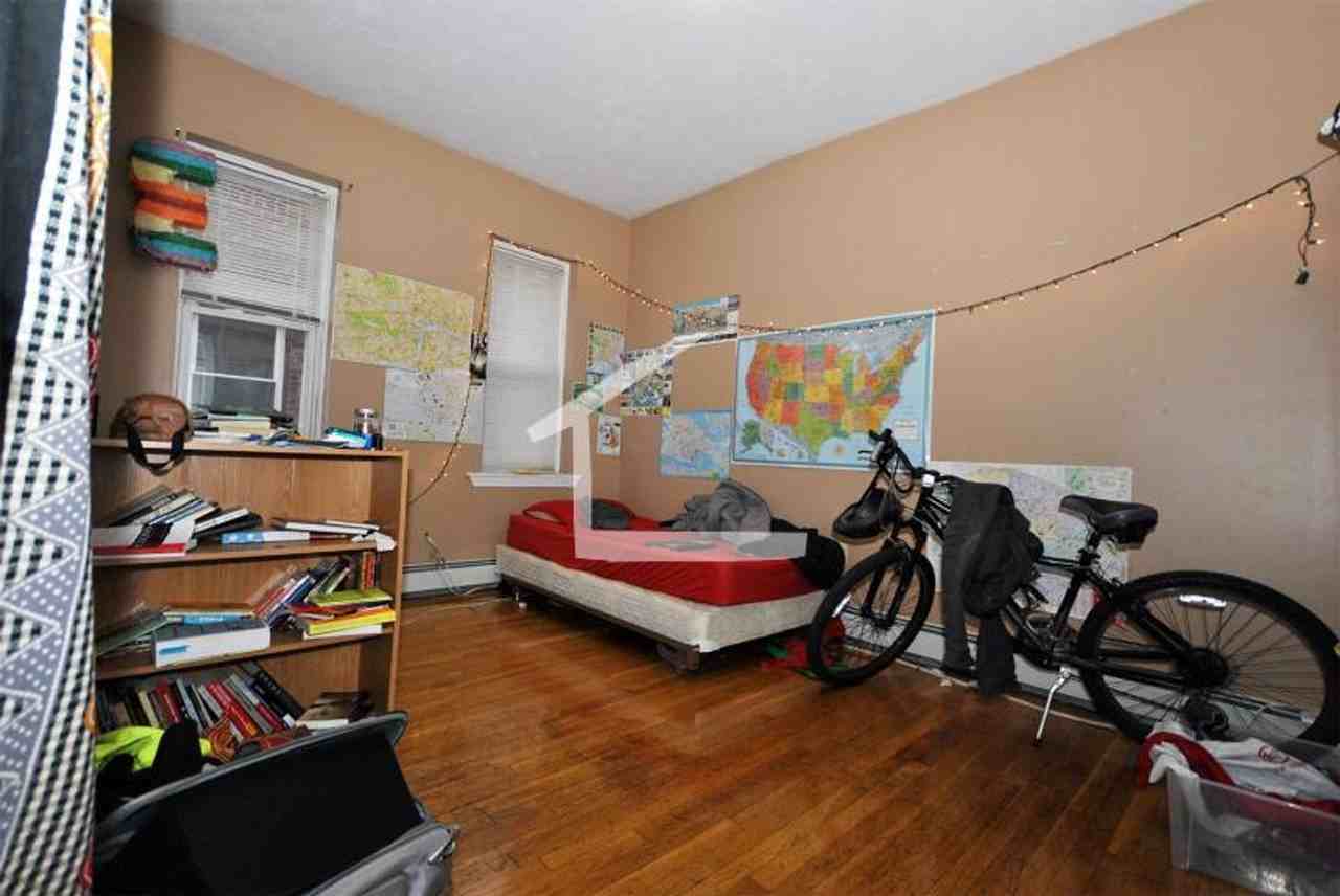 183 Harvard Ave - Photo 6 of 10