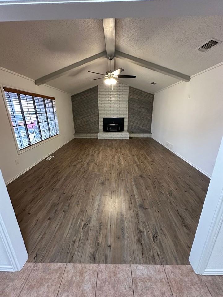 1633 124th St - Photo 3 of 16