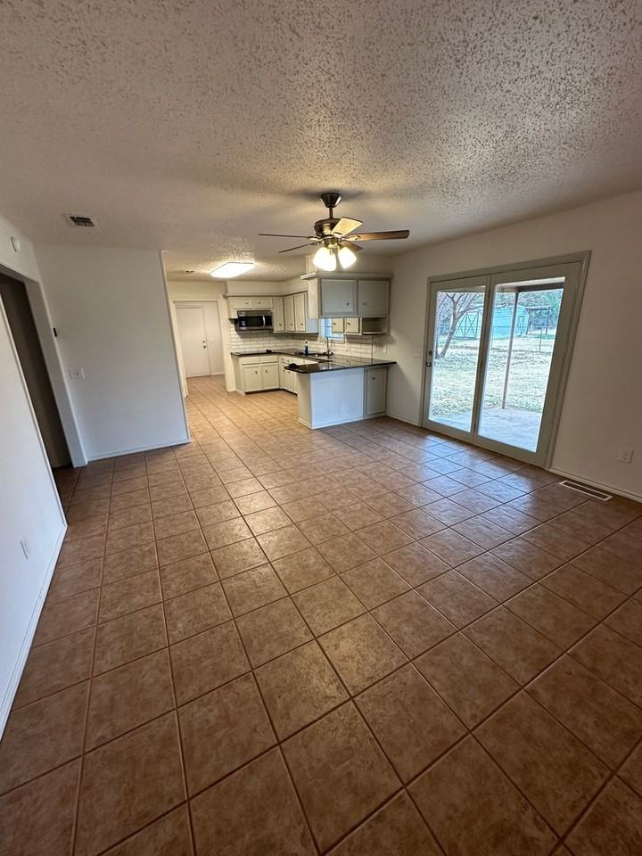 1633 124th St - Photo 4 of 16