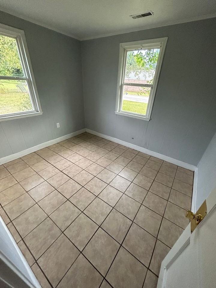 724A Miller Rd - Photo 7 of 8