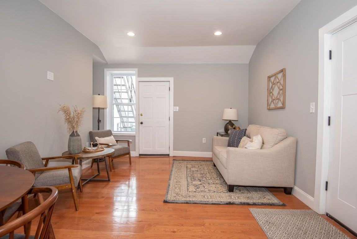 318 N Duke St #3 - Photo 4 of 25