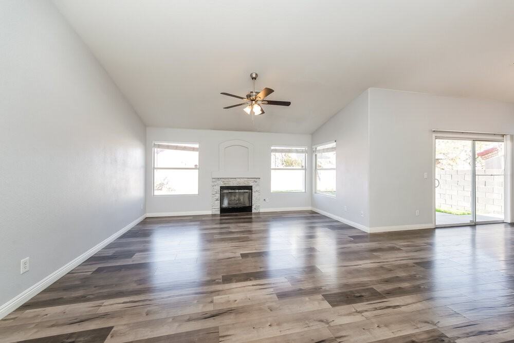 704 Colonnade Row Dr - Photo 3 of 16