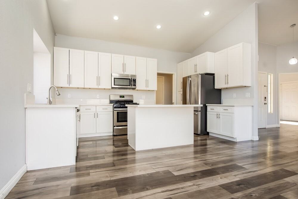 704 Colonnade Row Dr - Photo 6 of 16