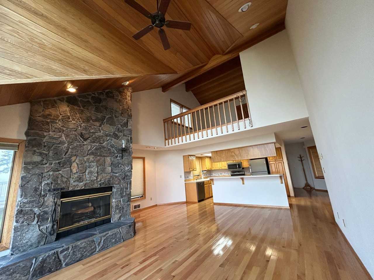 183 Golf Ter - Photo 2 of 29