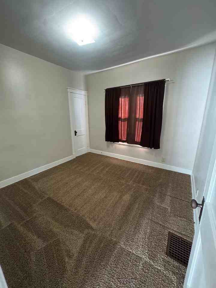 406 Jersey St - Photo 5 of 7