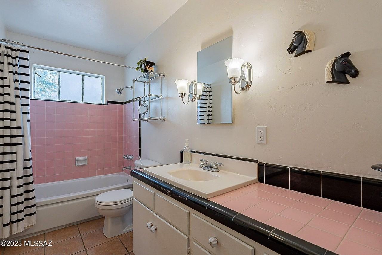 6534 E 12th St - Photo 7 of 11