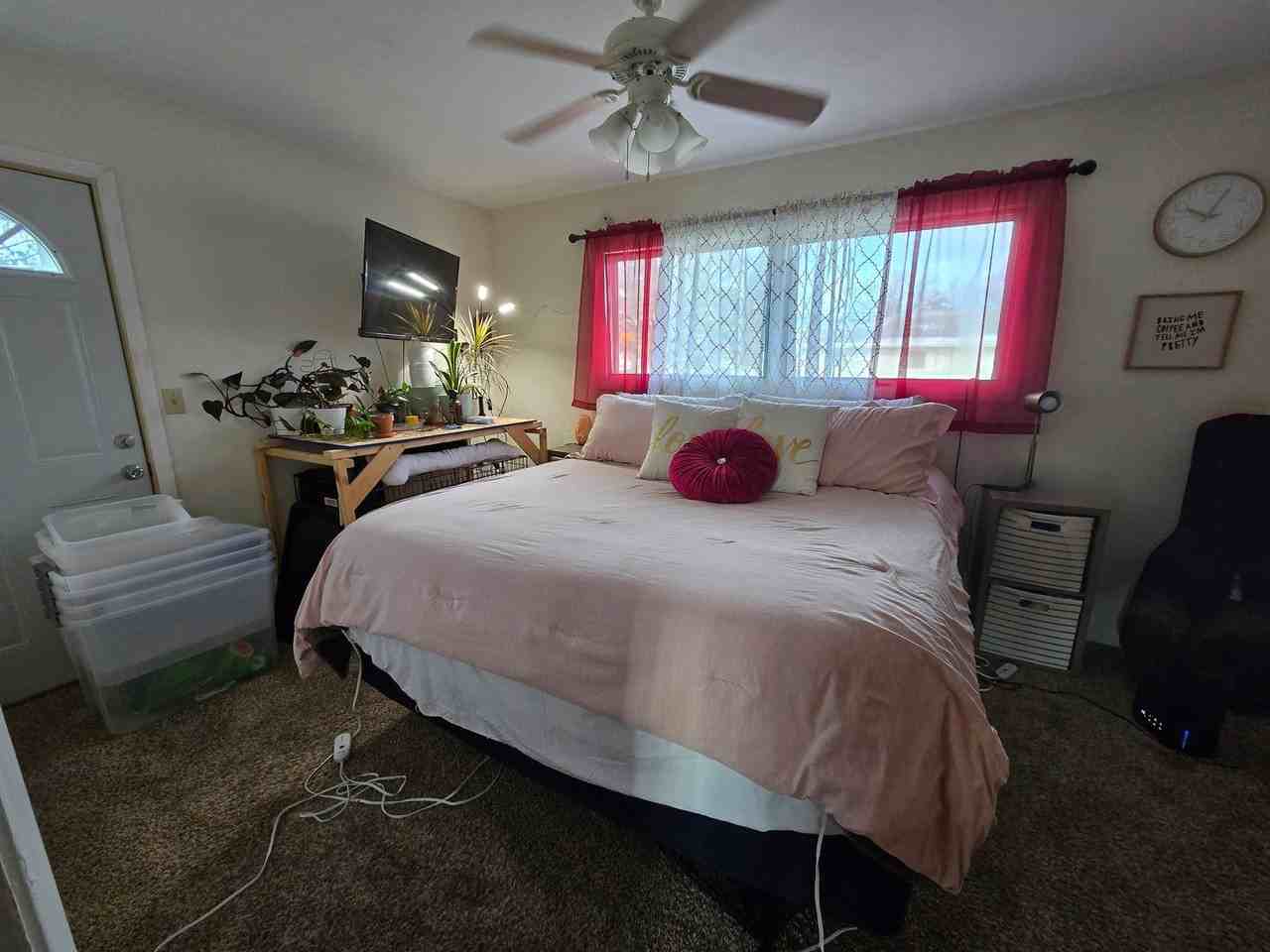 203 Eisenhower Dr - Photo 6 of 7