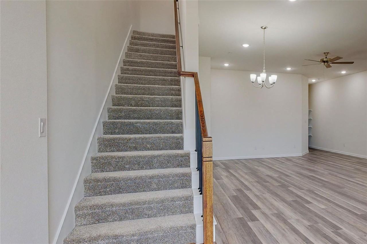 16082 Doe Lake Dr - Photo 3 of 20