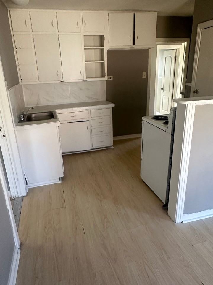 3429 N 20th St - Photo 4 of 9