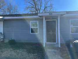 featured image of 220 Kentucky Ave