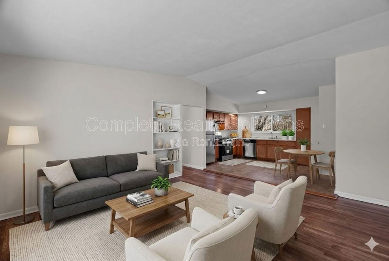 9915 Castle Dr - Photo 2 of 38