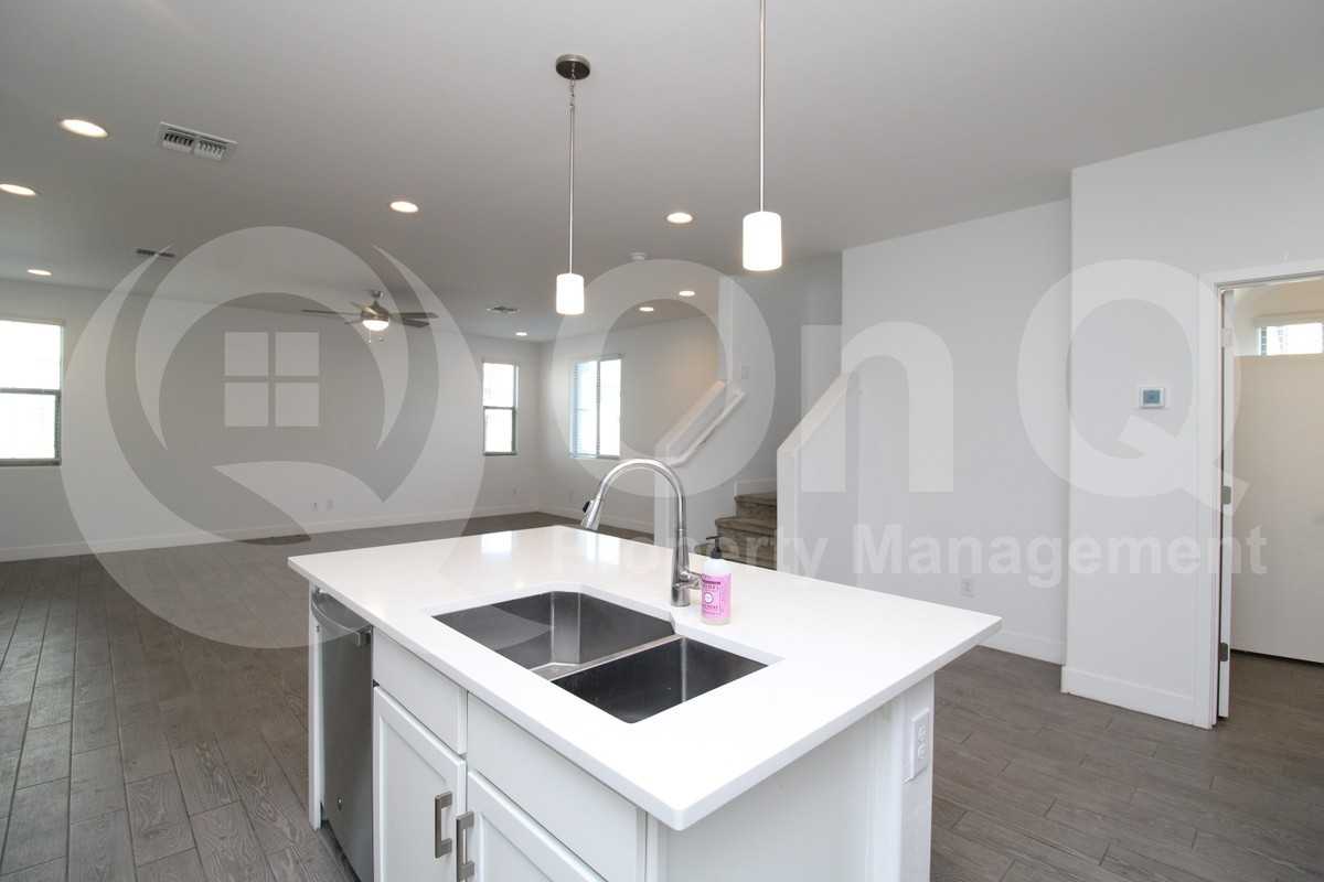 4218 S 58th Ln - Photo 4 of 25