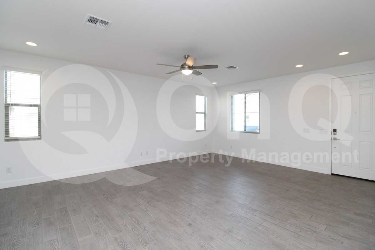 4218 S 58th Ln - Photo 6 of 25