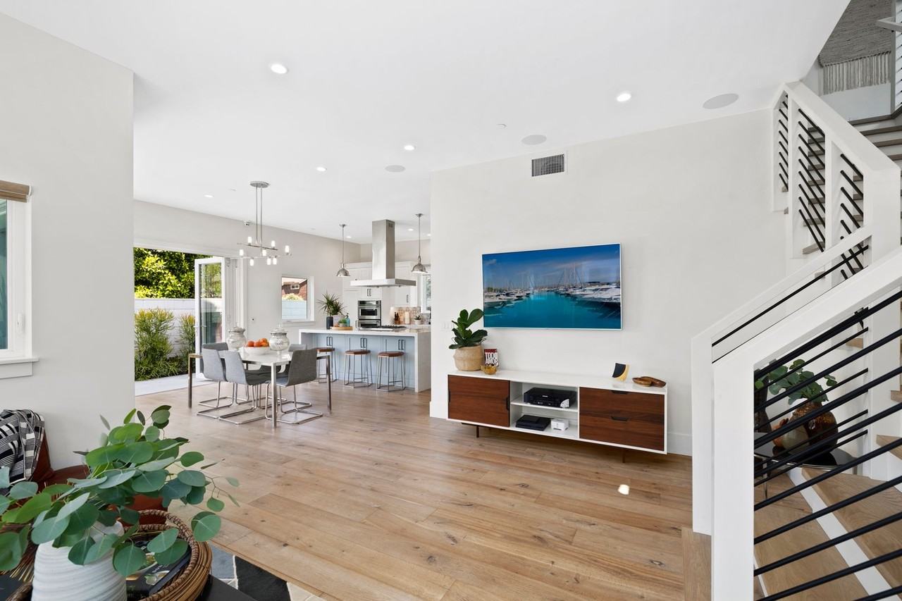 171 22nd St - Photo 2 of 31