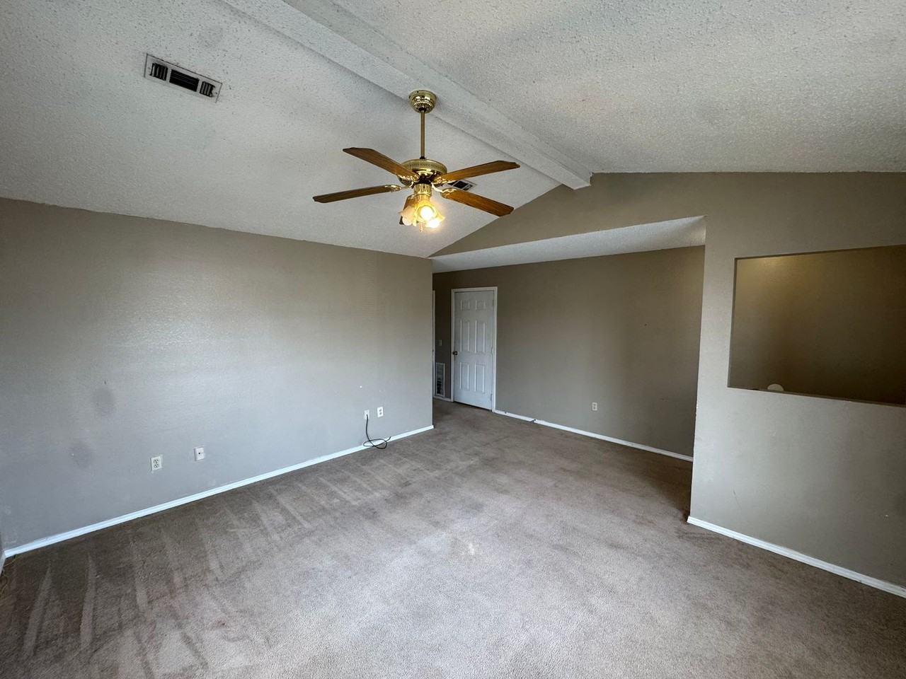 4133 Nightingale Ln - Photo 3 of 15