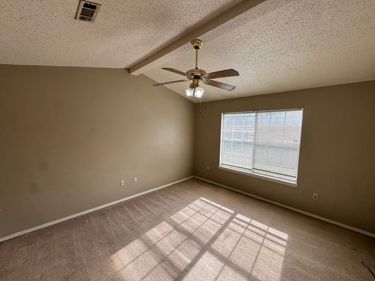 4133 Nightingale Ln - Photo 7 of 15